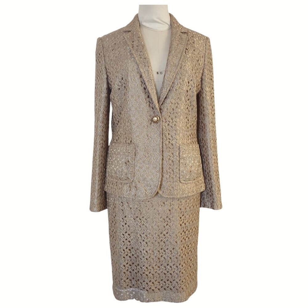 TAHARI LUXE Gold Lace 2pc Suit Jkt Size 8 Skirt Size 4 Elegant Simple Classy
